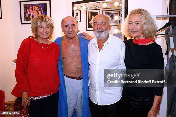 Director Daniele Thompson, Actors Claude Brasseur, Gerard Jugnot and Brigitte Fossey pose Backstage after the 'La colere du Tigre' Theater play...