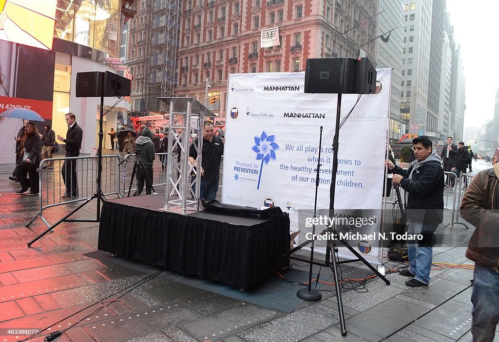 Prevent Child Abuse America And Josh Charles Host "The Big Pinwheel Garden" In NYC For Child Abuse Prevention Month