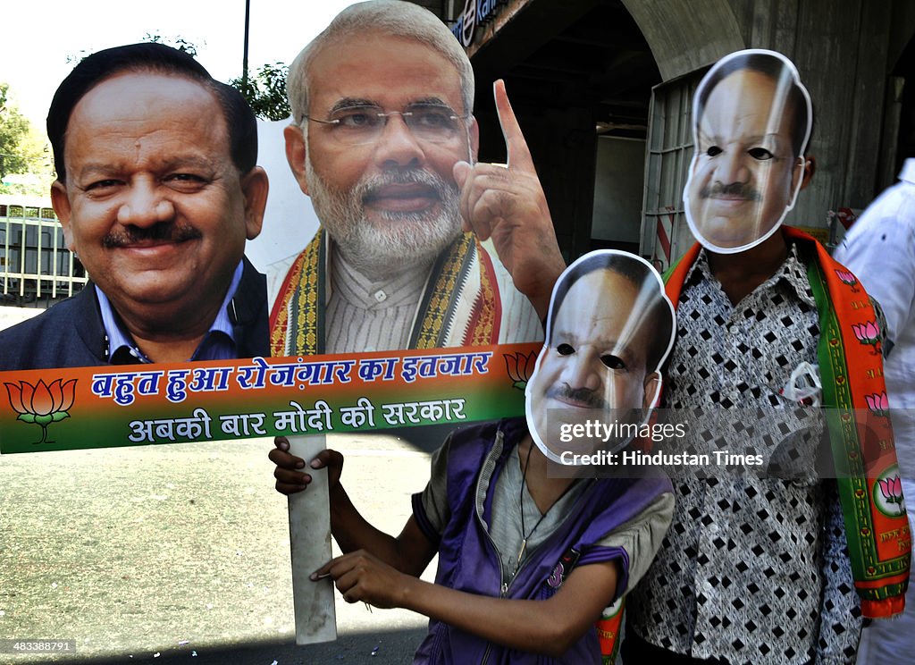 Harsh Vardhan Campaigns In Chandni Chowk