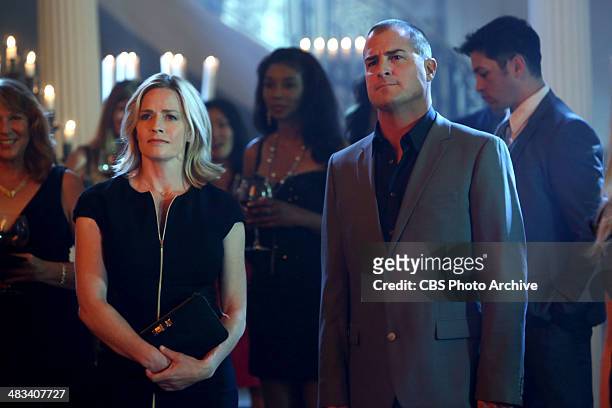 Consumed" - Julie Finlay and Nick Stokes listen in at a party featuring human flesh to be eaten as the CSI track a cannibalistic killer and discover...