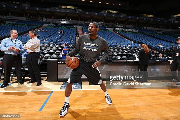 April 8: Othyus Jeffers of the Minnesota Timberwolves warms up after being called up from the D-League against the San Antonio Spurs during the game...