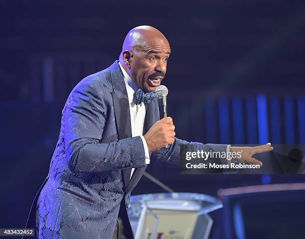 Steve Harvey speaks at the 2015 Ford Neighborhood Awards Hosted By Steve Harvey at Phillips Arena on August 8, 2015 in Atlanta, Georgia.