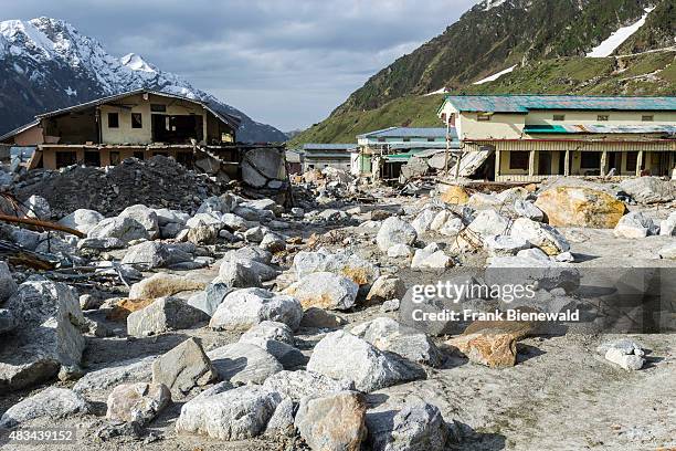 The small town around Kedarnath Temple got totally destroyed by the 2013 flood, only ruins are left.