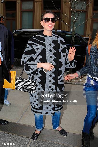 Anne Hathaway arrives at her Manhattan hotel on April 8, 2014 in New York City.