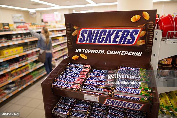 249 Snickers Bar Stock Photos, High-Res Pictures, and Images - Getty Images