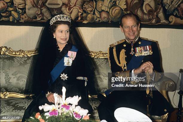 Queen Elizabeth ll and Prince Philip, Duke of Edinburgh visit The Vatican for an audience with Pope John Paul ll on October 17, 1980 at The Vatican,...