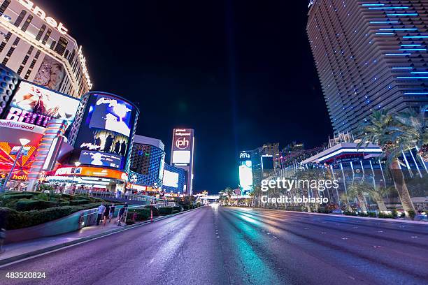 las vegas strip bei nacht - the strip las vegas stock-fotos und bilder