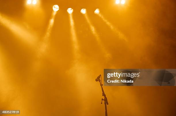 mikrofon - rock festival stock-fotos und bilder