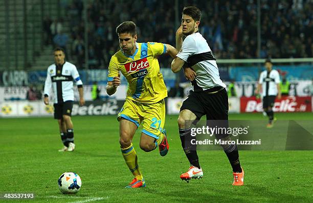 Federico Fernandez of SSC Napoli competes for the ball with Alberto Cerri of Parma FC during the Serie A match between Parma FC and SSC Napoli at...