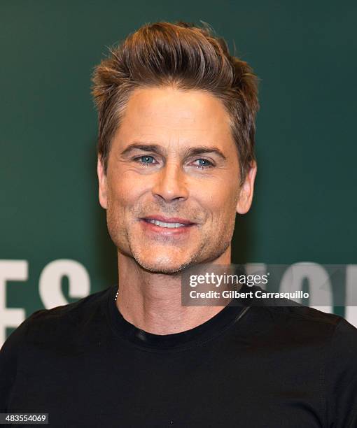 Hi Rob Sign 54 Rob Lowe Signs Copies Of His Book Love Life Stock Photos, High-Res ...