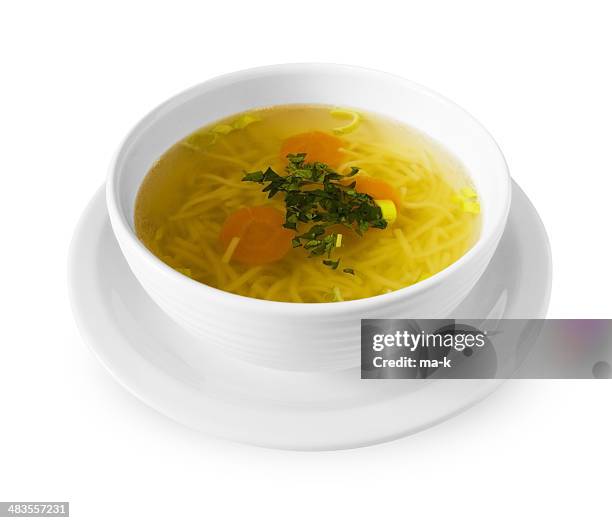 sopa de pollo - sopa de pollo con fideos fotografías e imágenes de stock