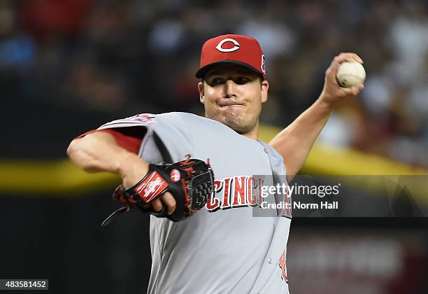 Manny Parra of the Cincinnati Reds delivers a pitch against the Arizona Diamondbacks at Chase Field on August 7, 2015 in Phoenix, Arizona.