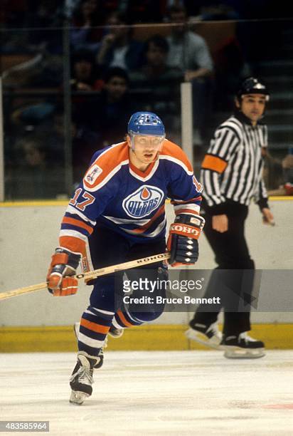 Jari Kurri of the Edmonton Oilers skates on the ice during an NHL game against the New Jersey Devils on January 15, 1989 at the Brendan Byrne Arena...