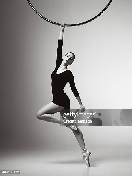 modern dancer - ballet black and white stock pictures, royalty-free photos & images