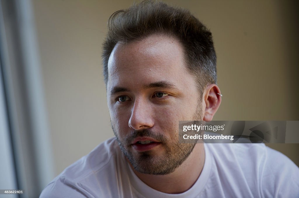 Dropbox Woos Balking Businesses as Box, Google Threaten in Cloud