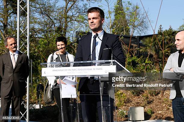 First deputy of mayor of Paris Bruno Julliard presents the Private visit of the Zoological Park of Paris due to reopen on April 12. On April 9, 2014...