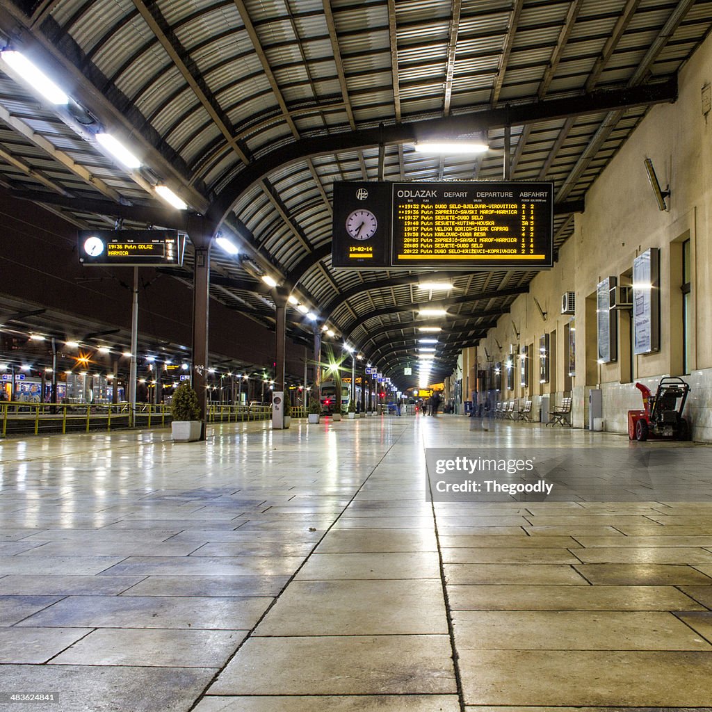 Croácia, plataforma de Comboio