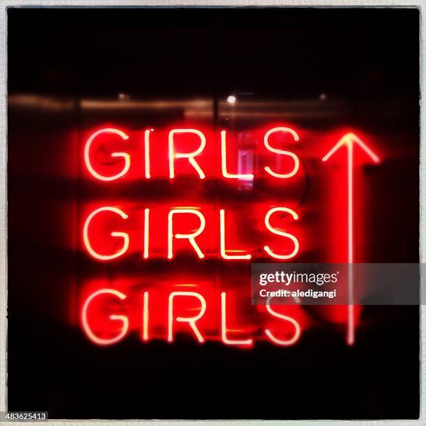 netherlands, north holland, amsterdam, orange neon 'girls' - red light district 個照片及圖片檔