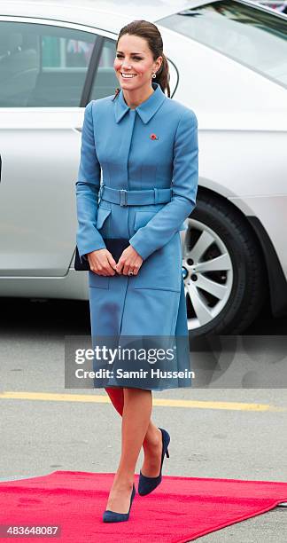 Catherine, Duchess of Cambridge attends a wreathlaying service at the War Memorial in Seymour Square on April 10, 2014 in Blenheim, New Zealand. The...