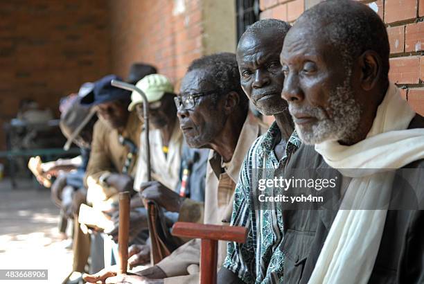 veterans of africa - man from mali stockfoto's en -beelden