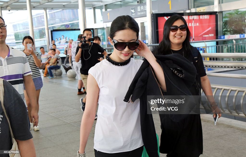 Liu Yifei Arrives At Changsha