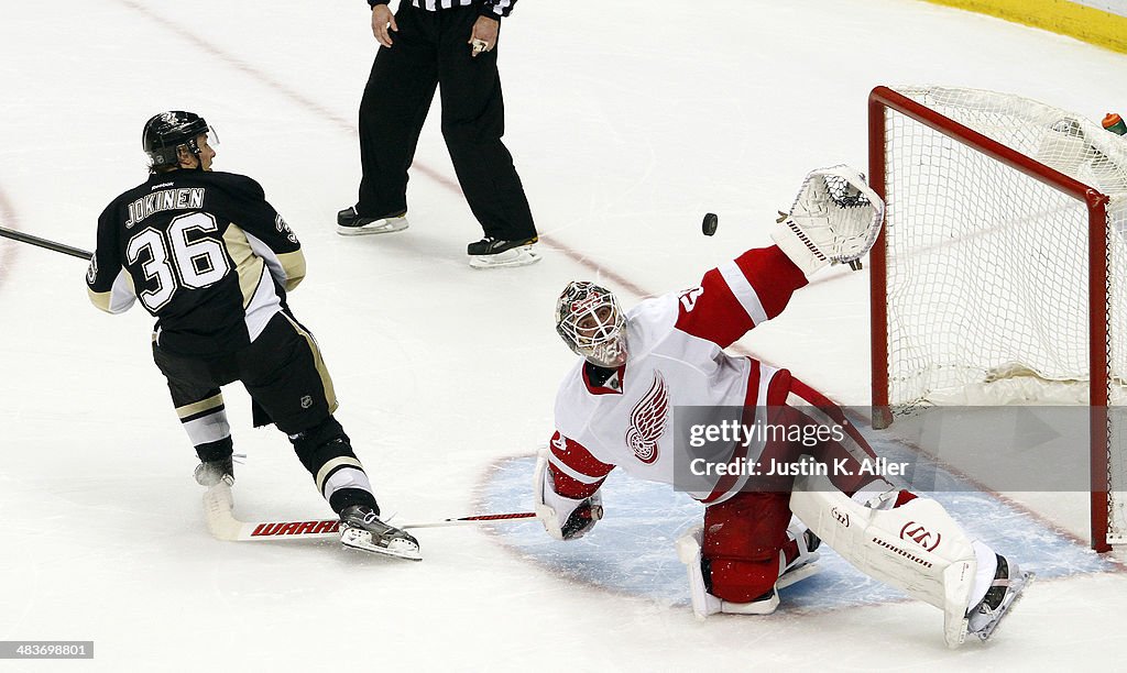 Detroit Red Wings v Pittsburgh Penguins