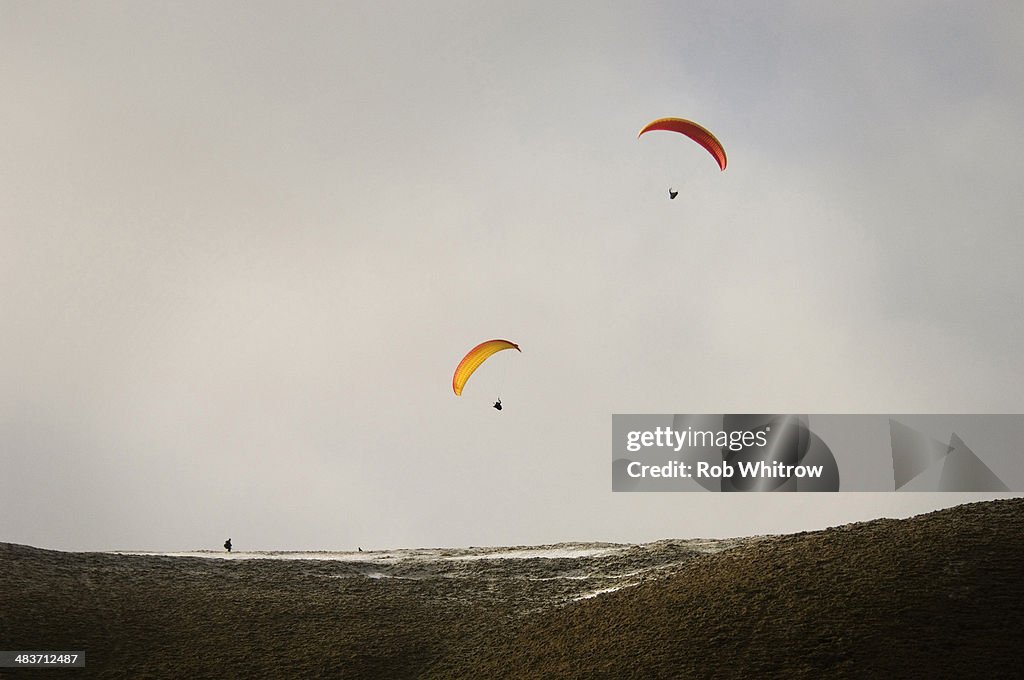 Paragliders glide on thermals
