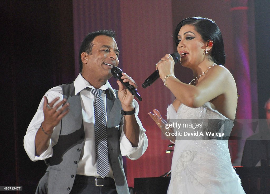 International Recording Artist Roxanna In Concert With Special Guest Jon Secada - Los Angeles, CA