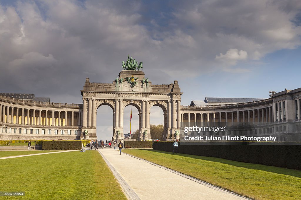 The triumphal arch in Parc du Cinquantenaire.