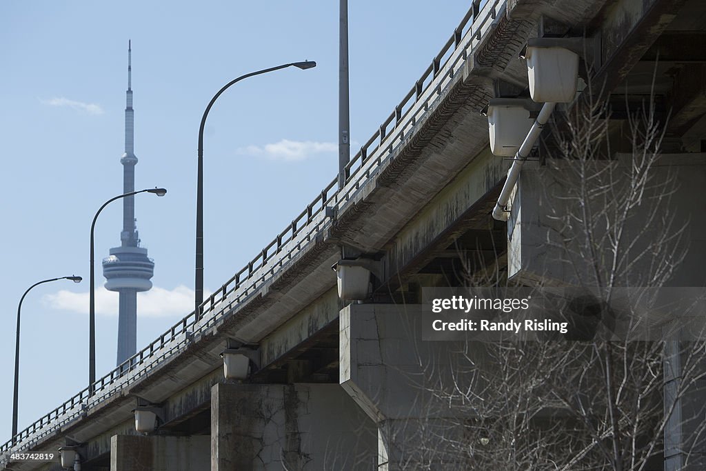 Toronto Gardiner and CN Tower