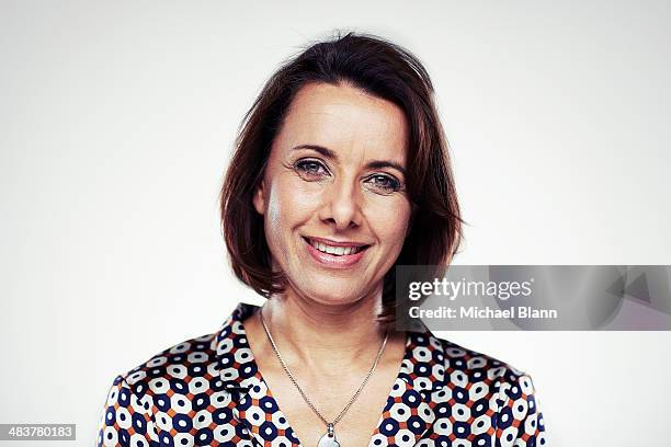 head and shoulders portrait - woman short brown hair stock pictures, royalty-free photos & images