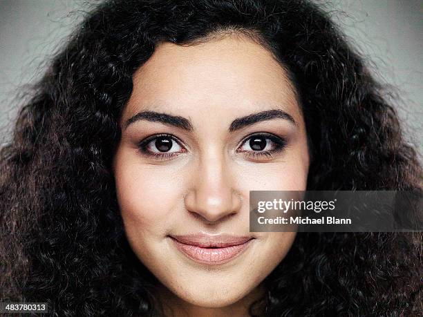 close up portrait of confident female - braune augen stock-fotos und bilder