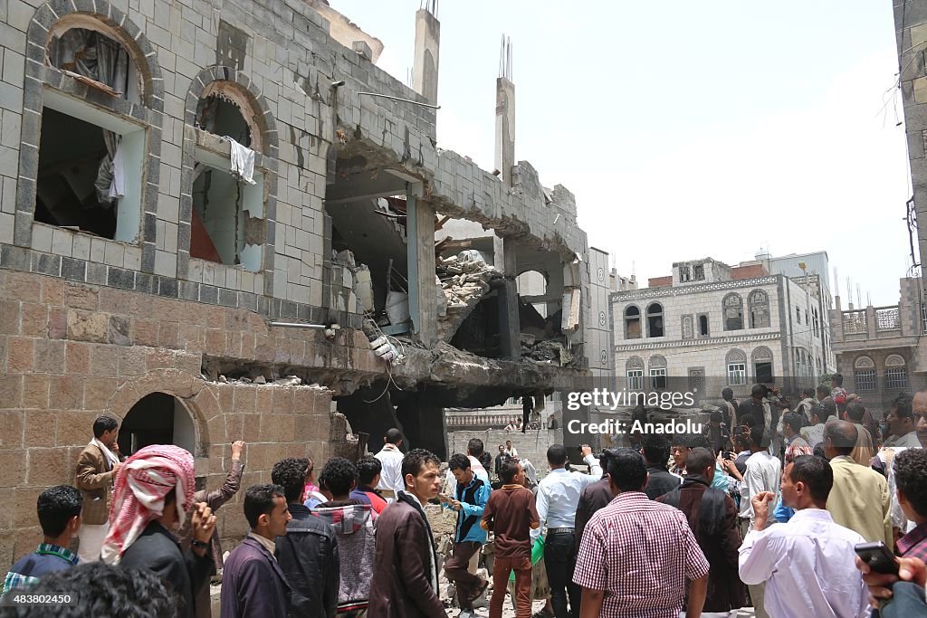 Houthi members' bombing attack to Mohamed Jamal's house