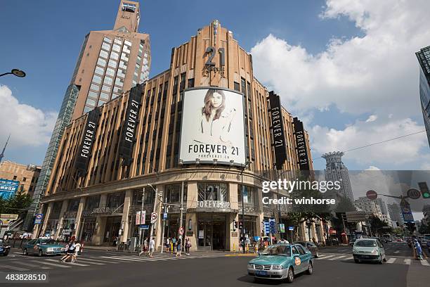 Forever 21 New York City Stock Photos - 394 Images