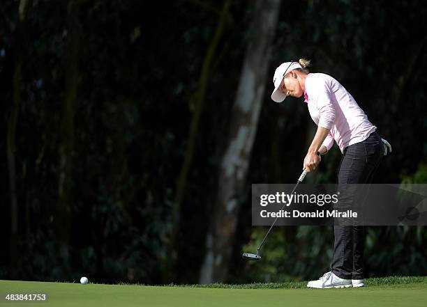 Sarah Jane Smith putts on the 1st green during the First Round of the KIA Classic at the Park Hyatt Aviara Resort on March 27, 2014 in Carlsbad,...