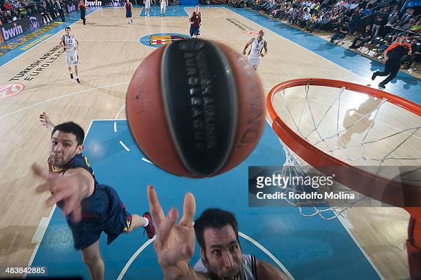 Fernando San Emeterio, #19 of Laboral Kutxa Vitoria in action during the 2013-2014 Turkish Airlines Euroleague Top 16 Date 14 game between FC...