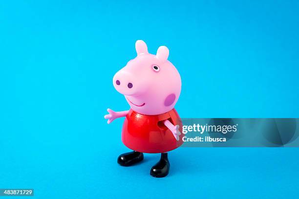 peppa pig animated television series characters: peppapig - peppa pig stockfoto's en -beelden