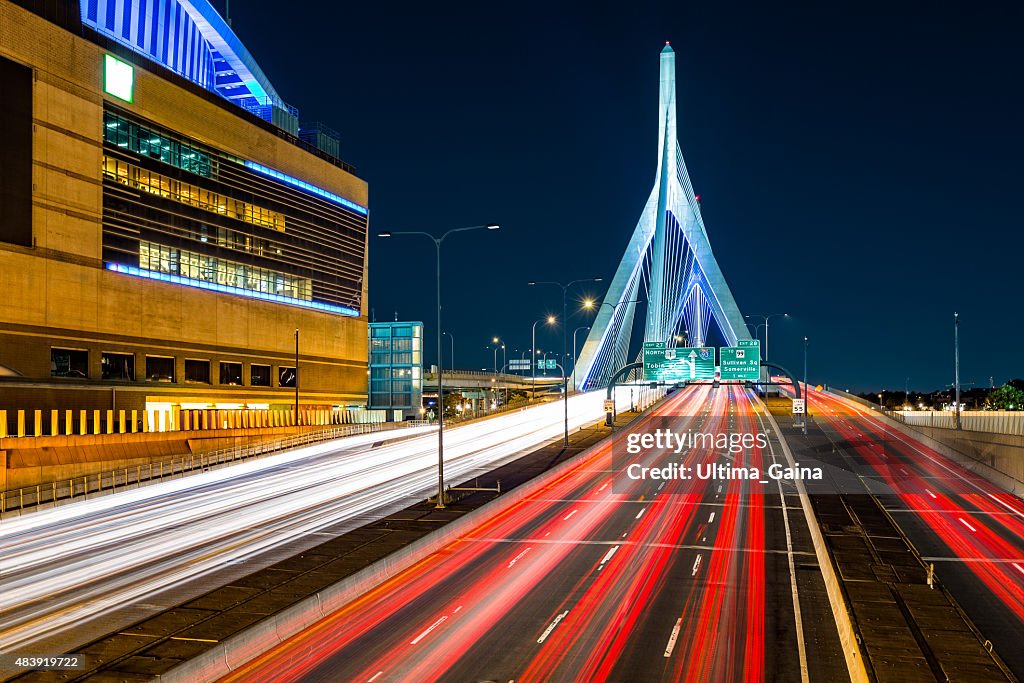 Tráfico de hora punta en el puente Zakim