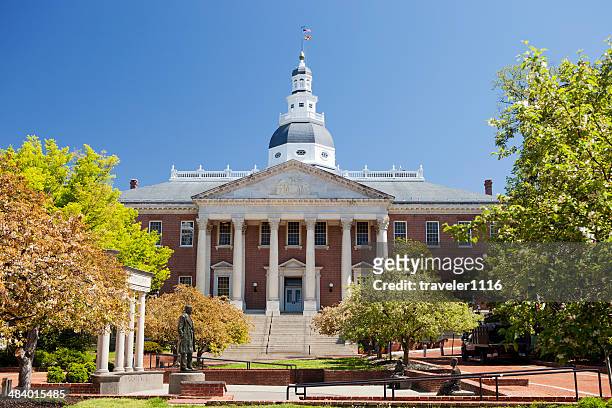 the maryland state house in annapolis - annapolis stock pictures, royalty-free photos & images