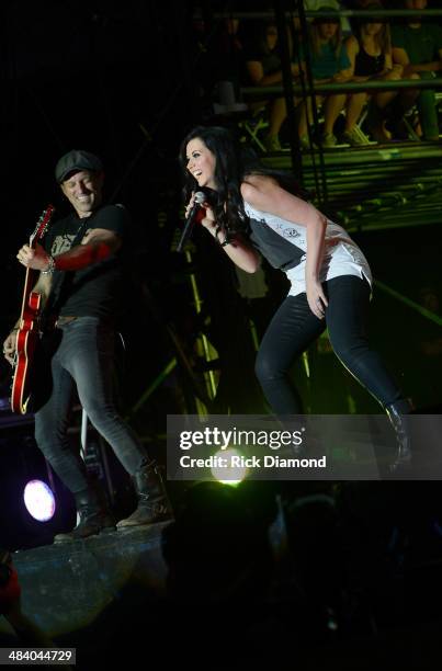 Keifer Thompson and Shawna Thompson of Thompson Square perform at Country Thunder USA In Florence, Arizona - Day 1 on April 10, 2014 in Florence,...