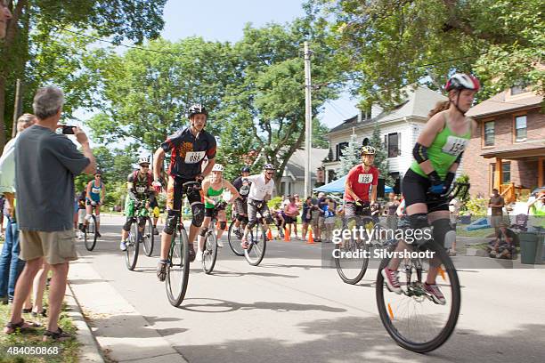 start der einrad national championship criterium - madison wisconsin stock-fotos und bilder