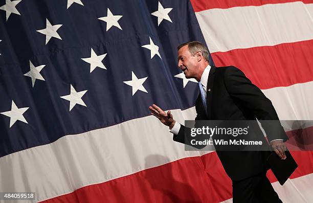 Democratic presidential candidate Martin O'Malley departs after speaking at the Iowa Democratic Wing Ding August 14, 2015 in Clear Lake, Iowa. The...