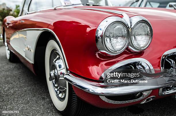 old corvette - chevrolet corvette stock pictures, royalty-free photos & images
