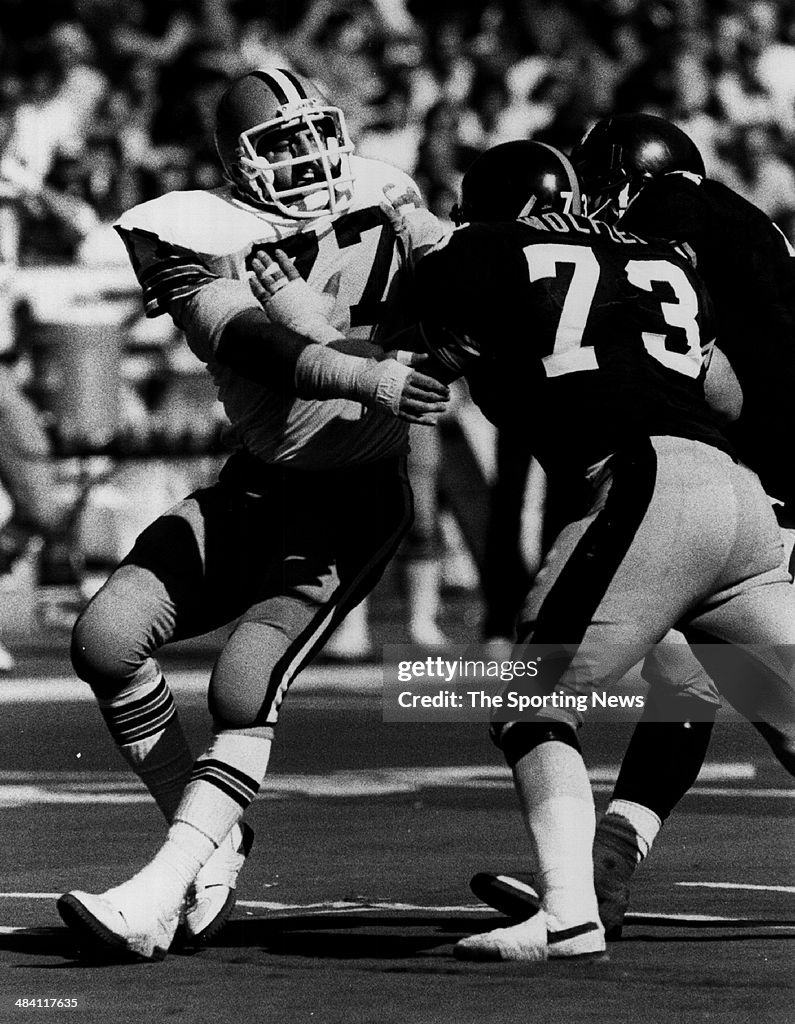 Lyle Alzado of the Los Angeles Raiders...