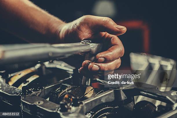 campeonato integral v8 motor de reparação de carro - diesel imagens e fotografias de stock