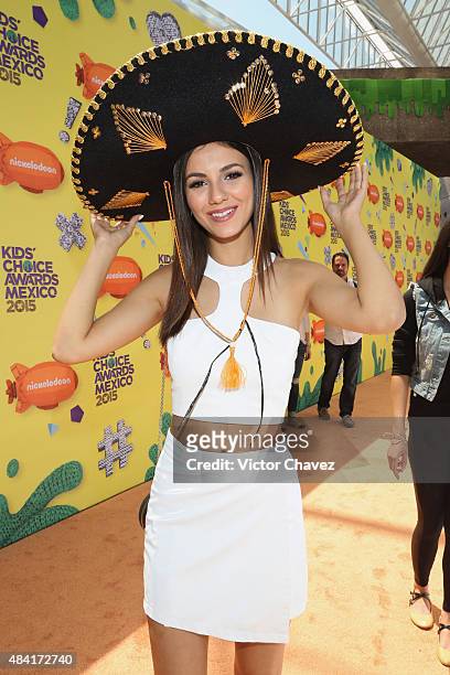 Actress Victoria Justice arrives at Nickelodeon Kids' Choice Awards Mexico 2015 Red Carpet at Auditorio Nacional on August 15, 2015 in Mexico City,...