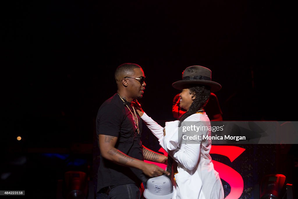 Erykah Badu And Nas In Concert - Detroit, Michigan