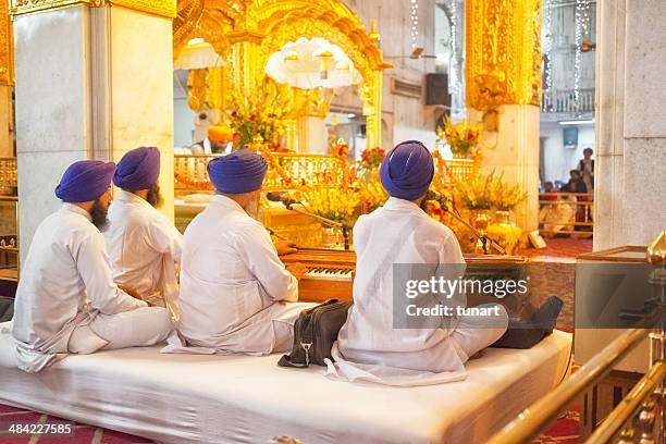 sikhism, gurudwara bangla sahib, delhi, india - sikhism stock pictures, royalty-free photos & images