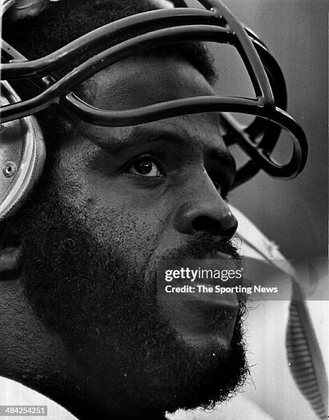 Earl Campbell of the New Orleans Saints looks on circa 1980s.