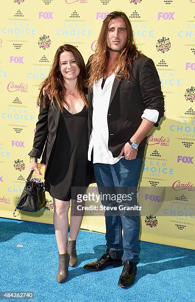 Actress Holly Marie Combs and musician Josh Hallbauer attend the Teen Choice Awards 2015 at the USC Galen Center on August 16, 2015 in Los Angeles,...